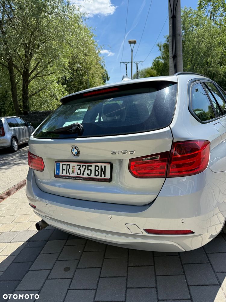 BMW Seria 3 318d Sport Line - 10