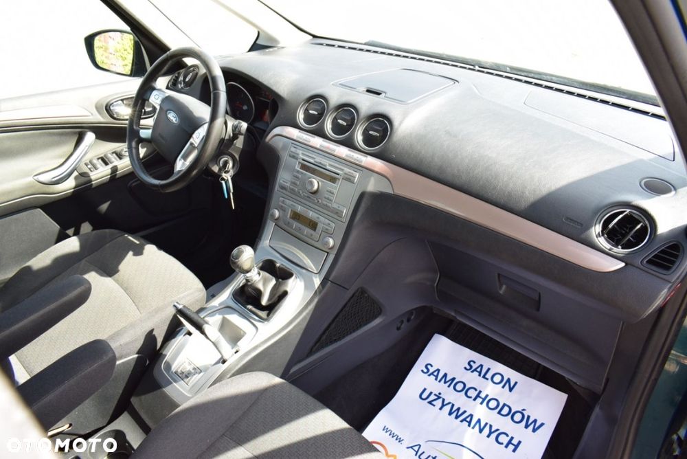 Ford Galaxy - 23