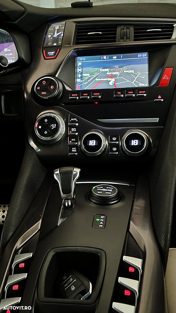 Citroën DS5 Hybrid4 EGS6 Business - 22