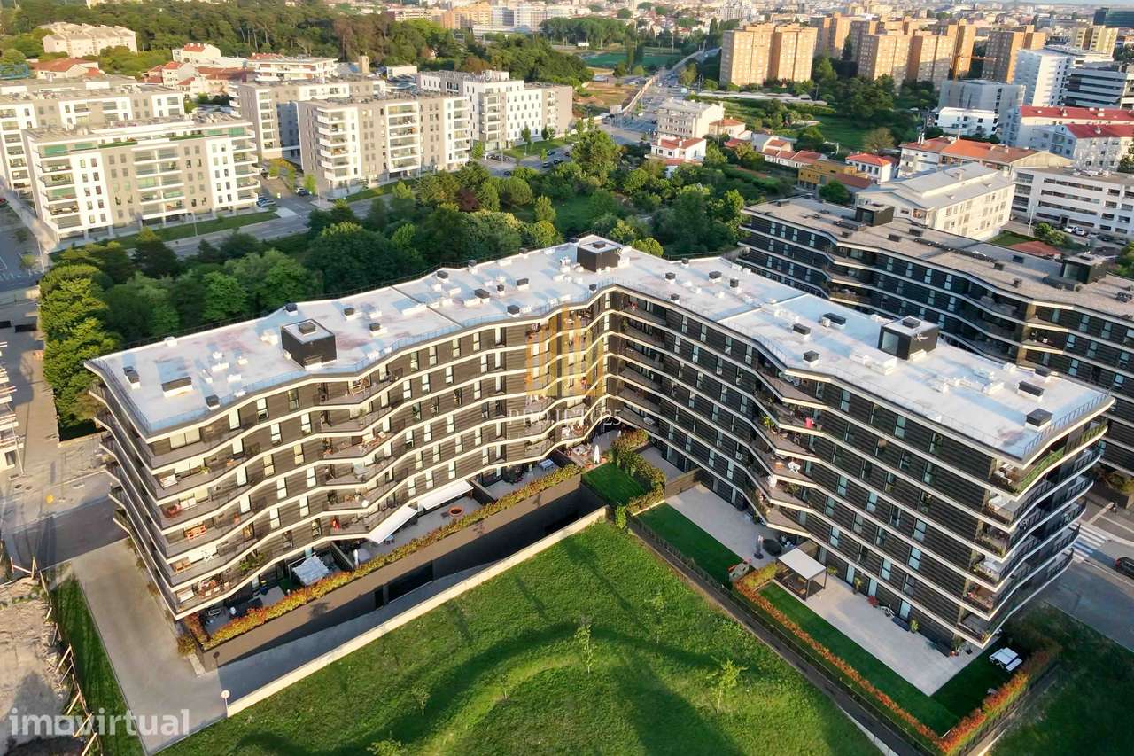 Luxuoso T2 Green Terrace, com grande varanda, zonas verdes e jardins. - Grande imagem: 2/44