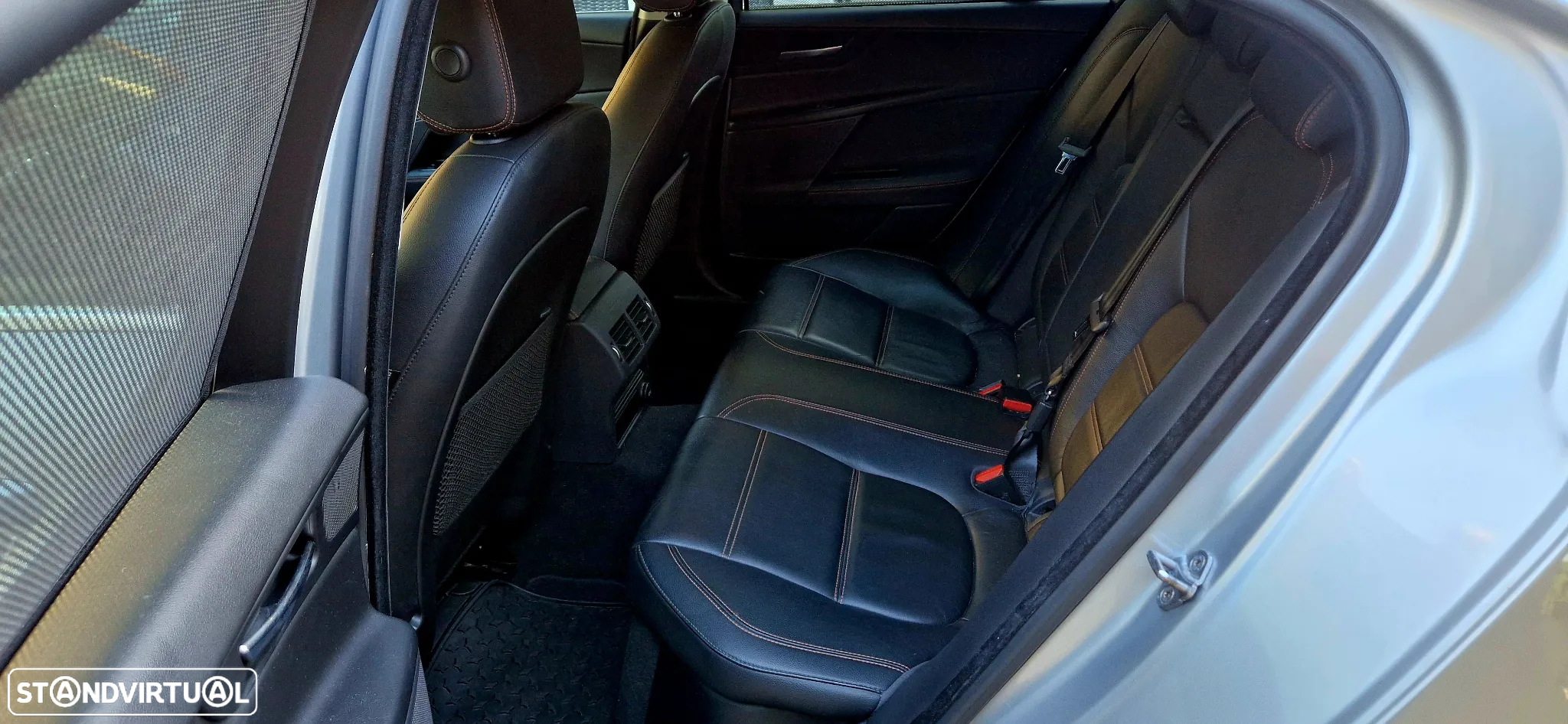 Jaguar XE 2.0 D Prestige Aut. - 8