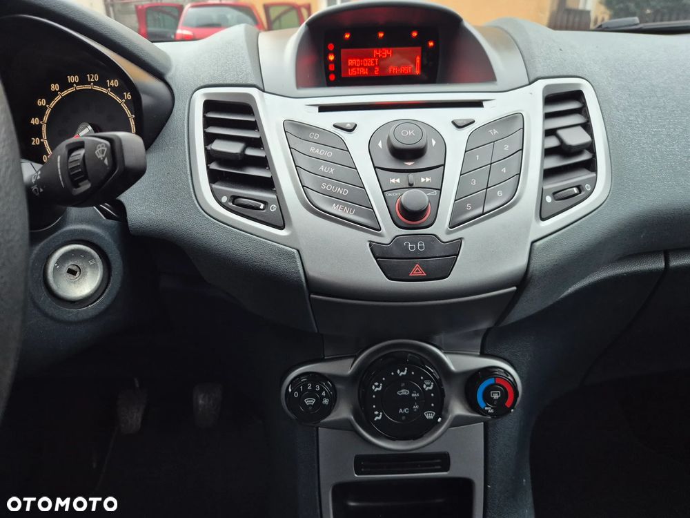 Ford Fiesta 1.25 Champions Edition - 16