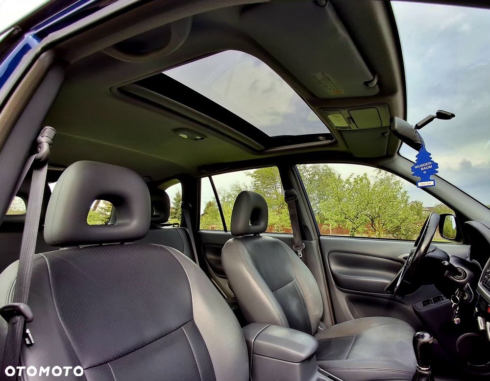 Toyota RAV4 2.0 VVT-i Sol - 32