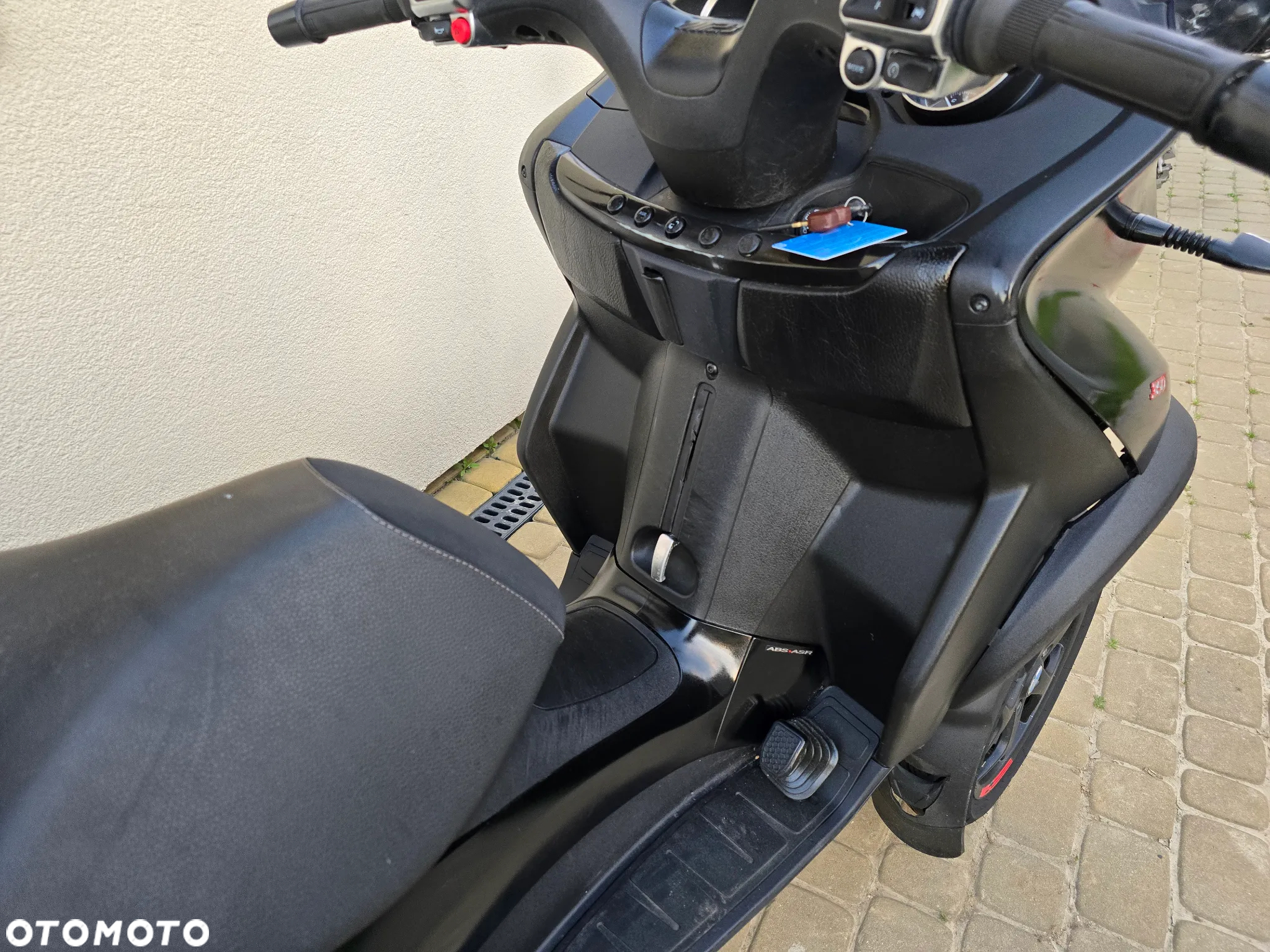 Piaggio MP-3 - 15