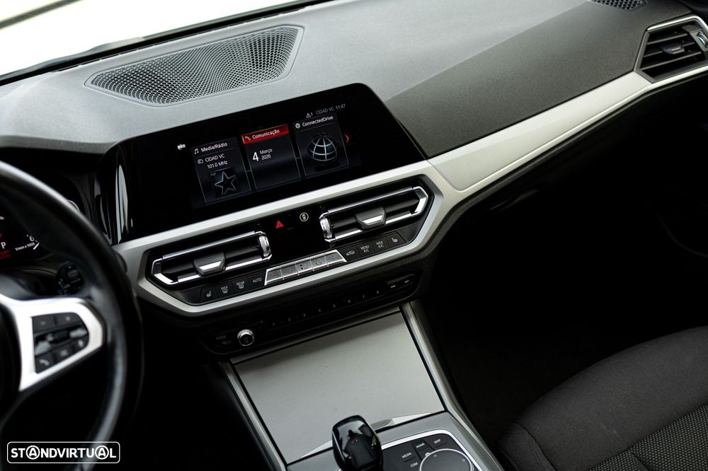 BMW 320 d Aut. Sport Line - 39