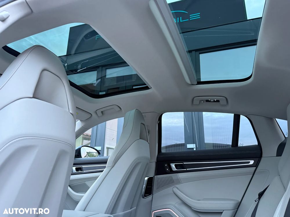 Porsche Panamera - 12
