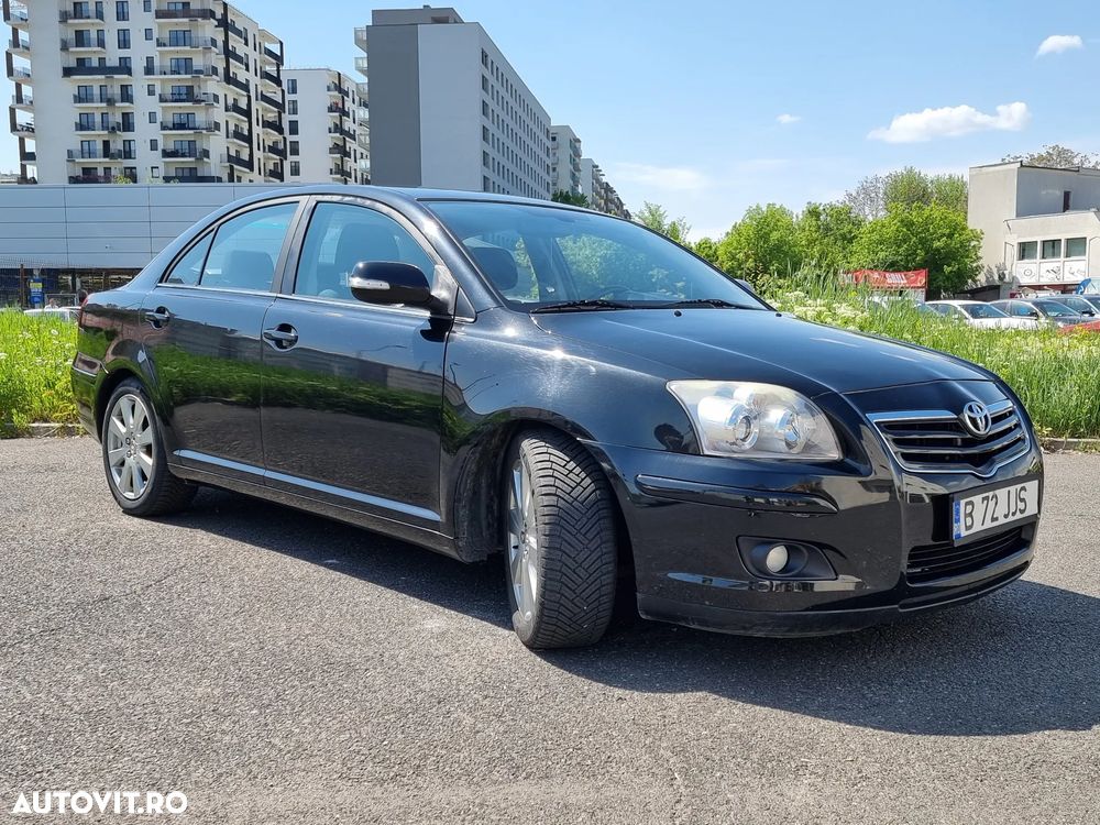 Toyota Avensis 2.0 Sedan Aut Sol - 2