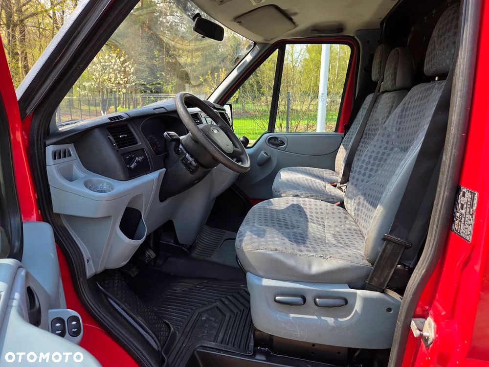 Ford TRANSIT 2,4TDCi - 12