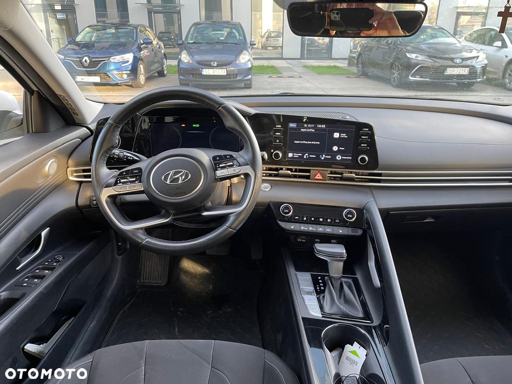 Hyundai Elantra 1.6 Smart CVT - 10