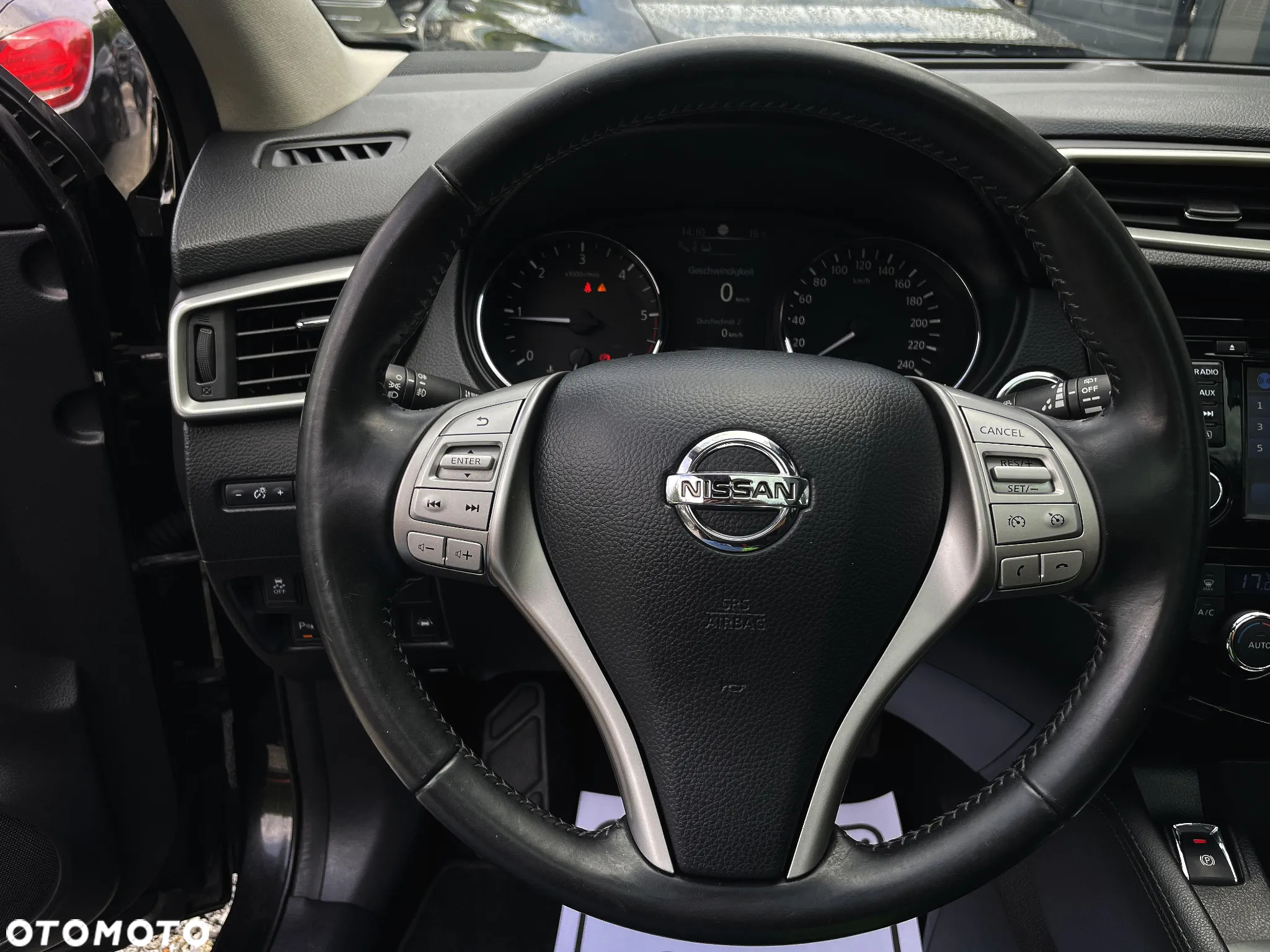 Nissan Qashqai 1.6 DCi N-Connecta Xtronic - 24