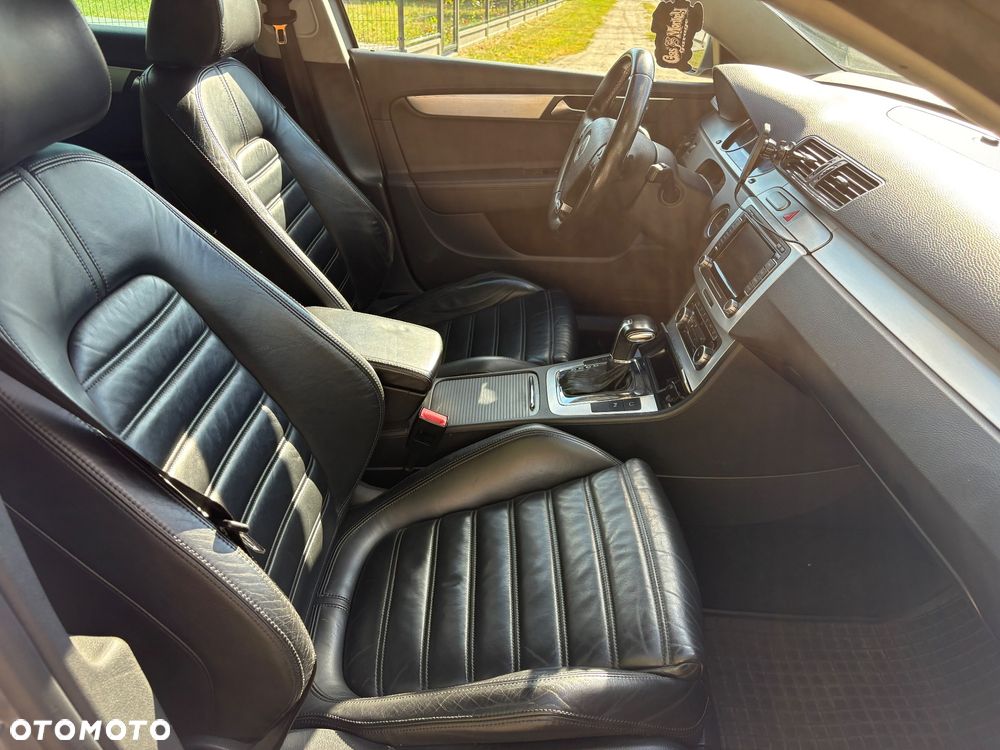 Volkswagen Passat V6 FSI 4Motion DSG R36 - 10