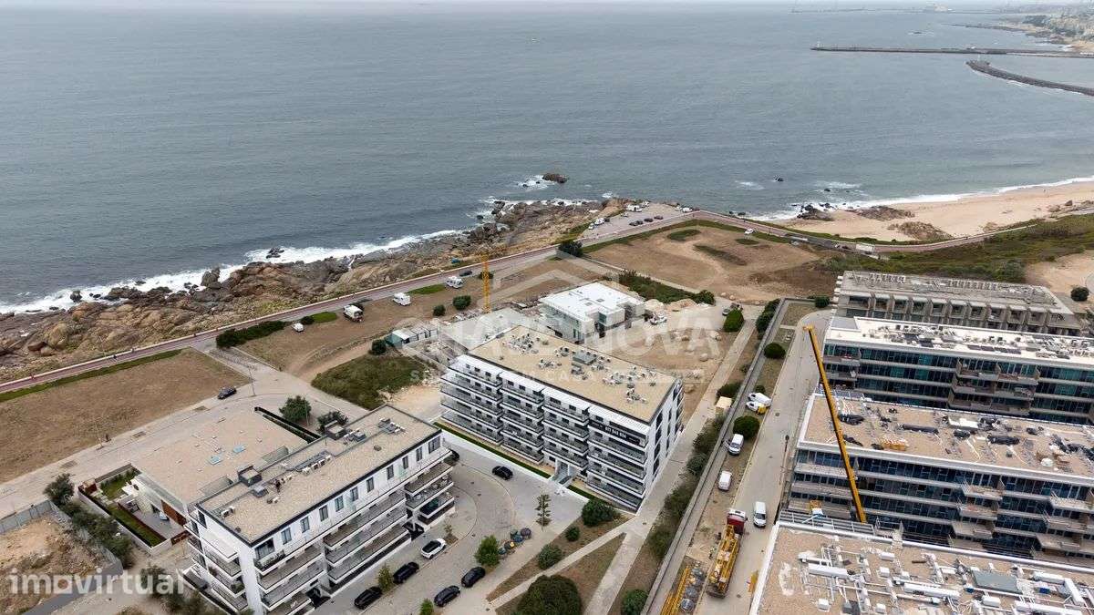 Apartamento T2 Novo c/ Lugar de Garagem e Arrumo em Canidelo - Grande imagem: 5/32