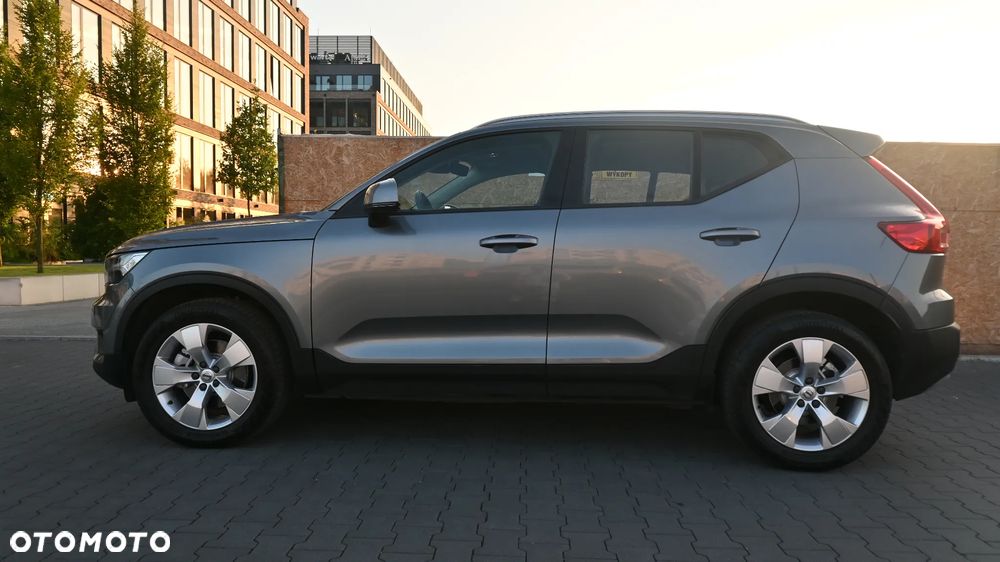 Volvo XC 40 D4 AWD Momentum (Intro Edition) - 1