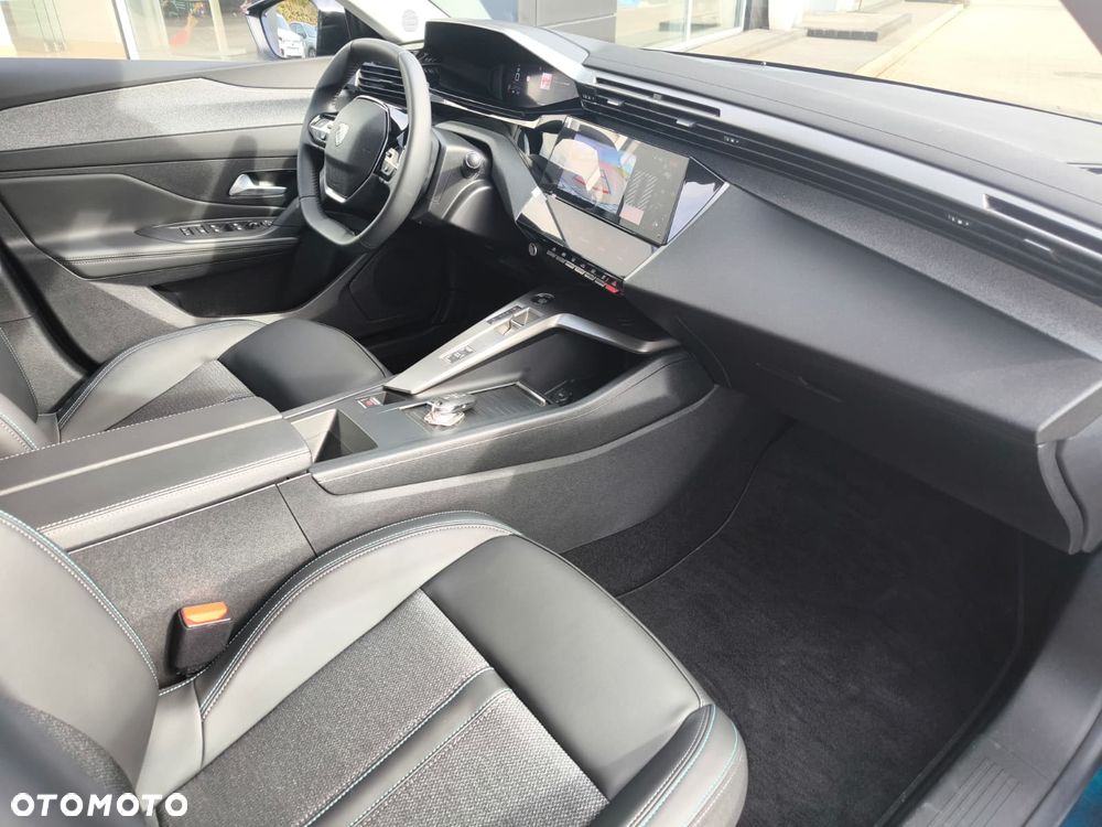 Peugeot 308 1.5 BlueHDi Allure S&S EAT8 - 17