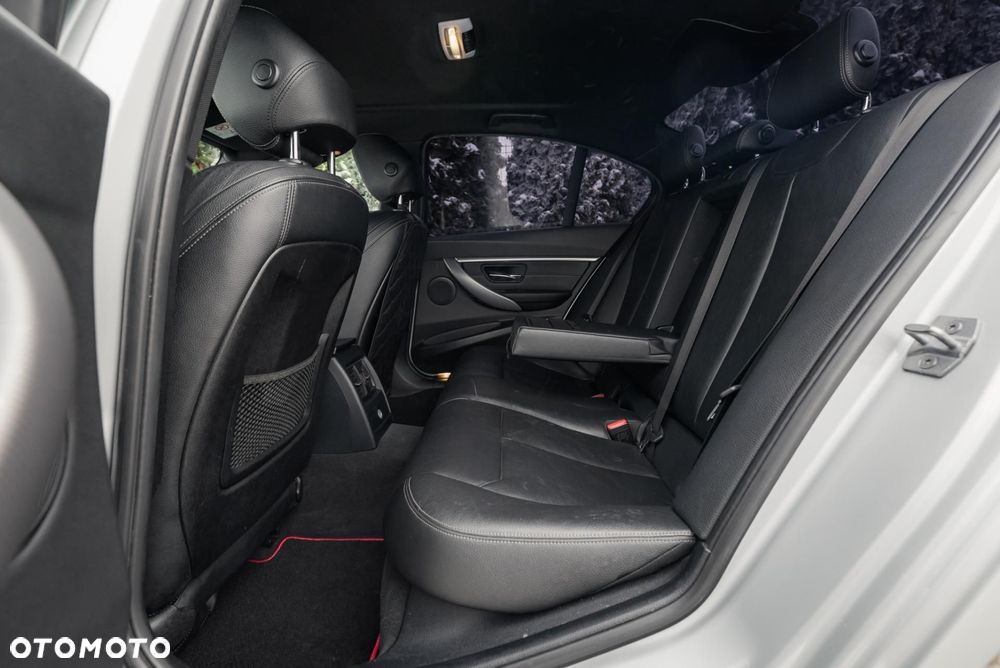BMW Seria 3 320d xDrive M Sport Shadow sport - 15