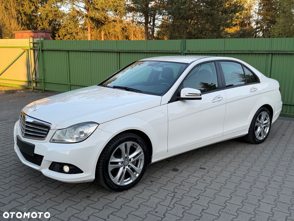 Mercedes-Benz Klasa C 220 (BlueTEC) d BlueEffICIENCY Edition 7G-TRONIC - 3