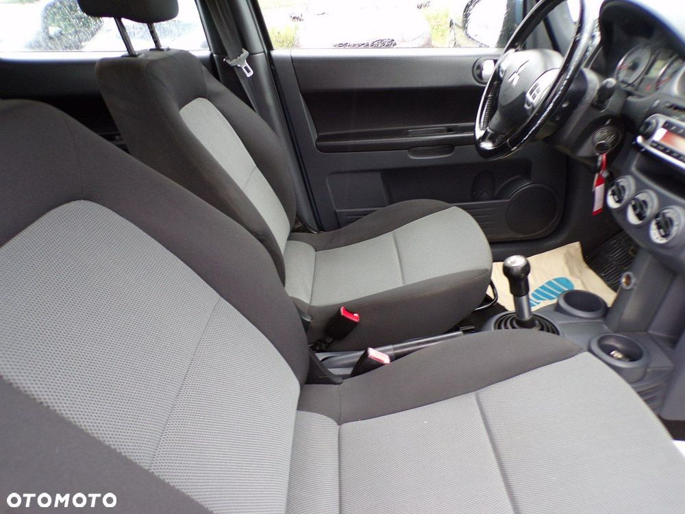 Mitsubishi Colt - 23