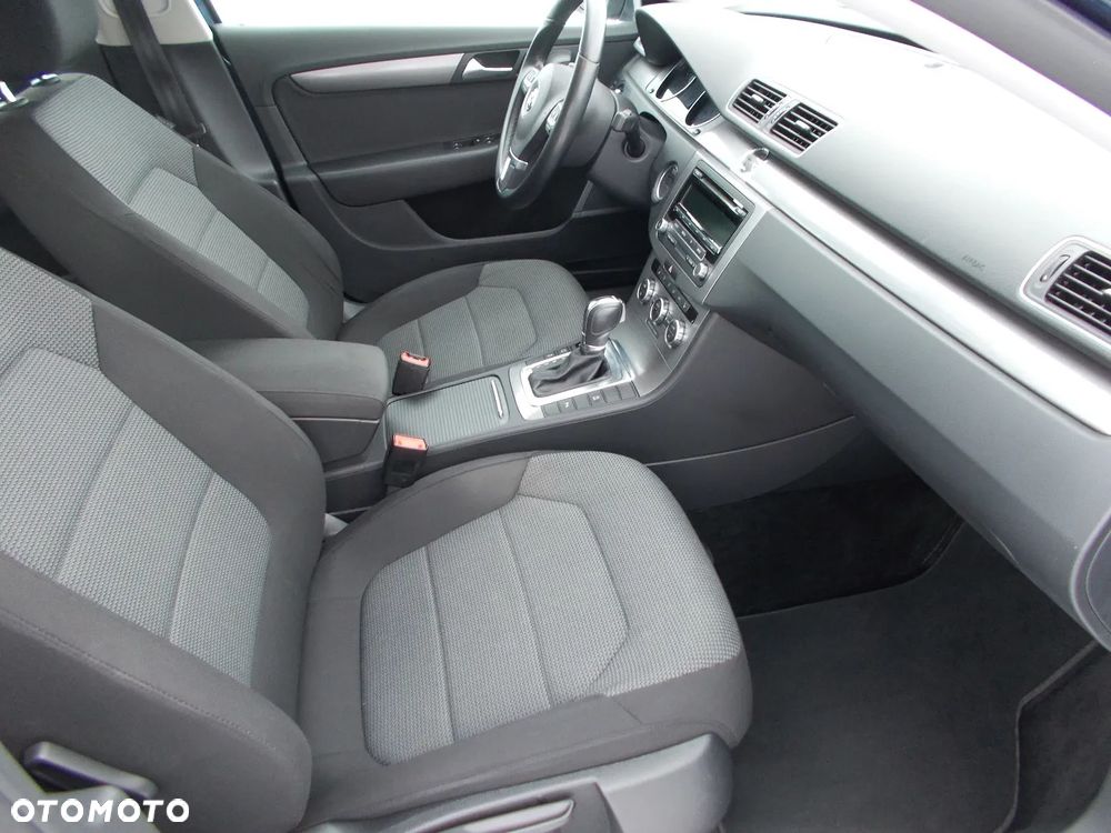 Volkswagen Passat 2.0 TDI DSG BlueMotion Technology Comfortline - 11
