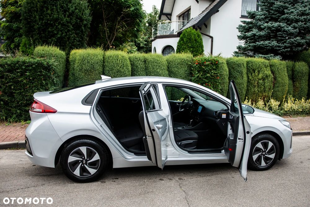 Hyundai IONIQ 1.6 GDI Premium - 8