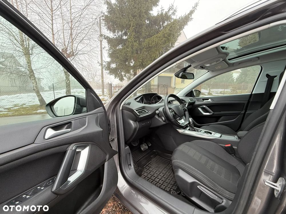 Peugeot 308 1.2 PureTech GPF Allure Pack S&S EAT8 - 16