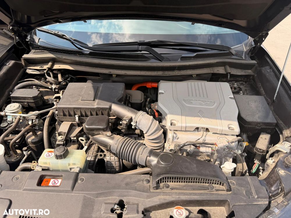Mitsubishi Outlander PHEV 2.4 L 4X4 Instyle+ - 14