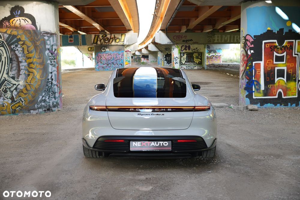 Porsche Taycan Turbo S - 6