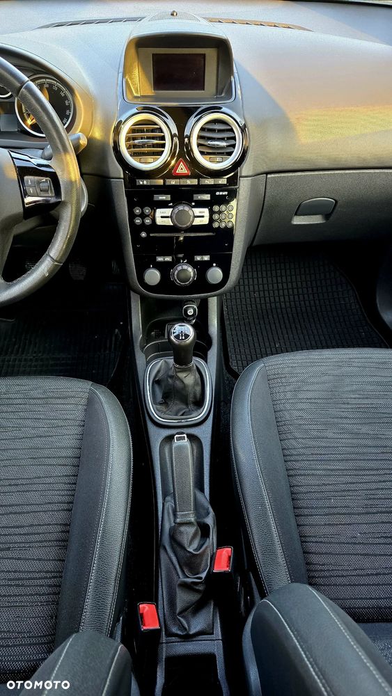 Opel Corsa 1.4 16V Innovation - 13