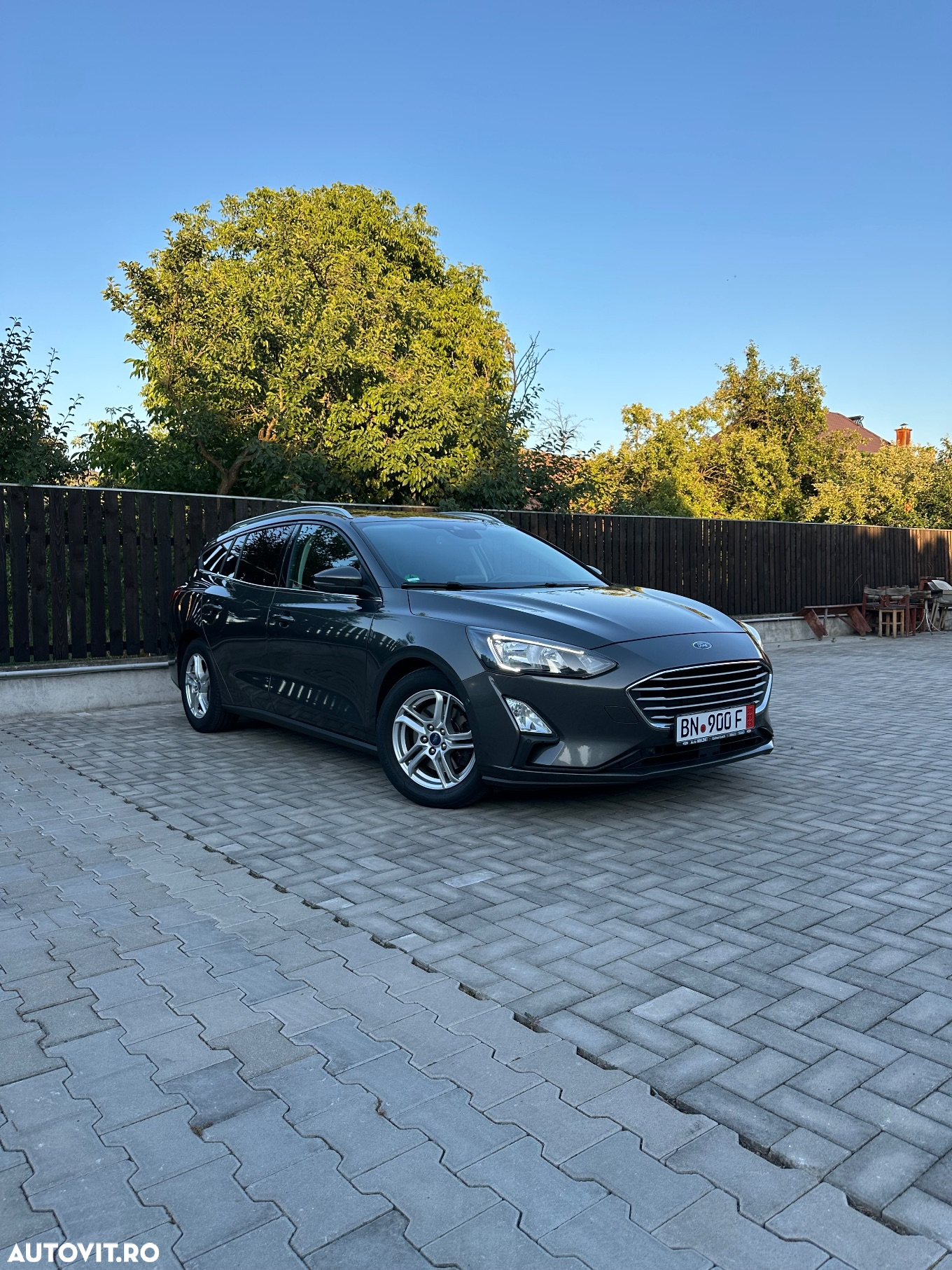 Ford Focus 2.0 EcoBlue Start-Stopp-System TITANIUM - 2
