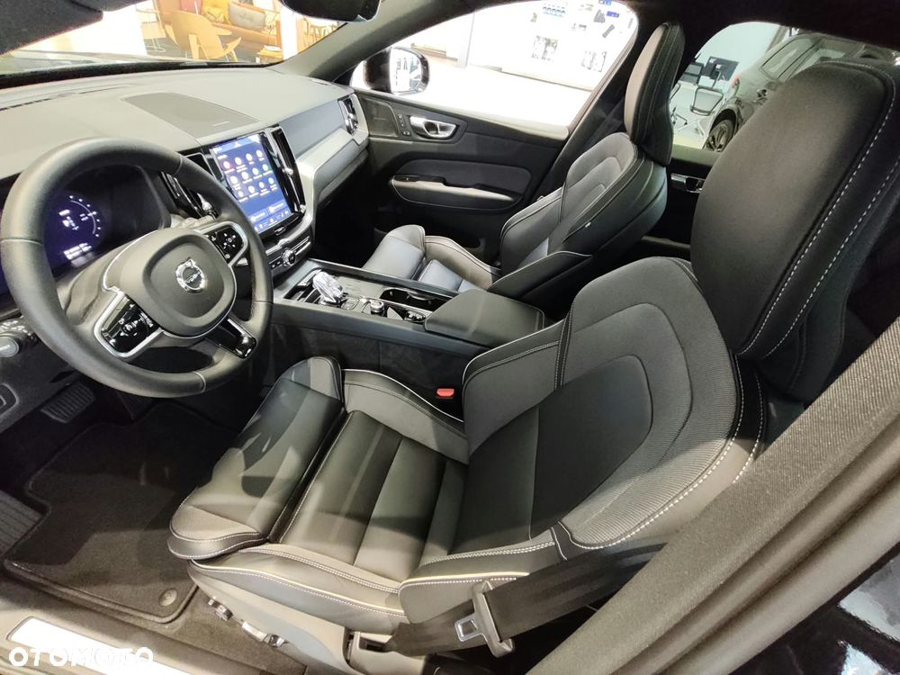 Volvo XC 60 T6 Plug-In Hybrid AWD Plus Black Edition - 19