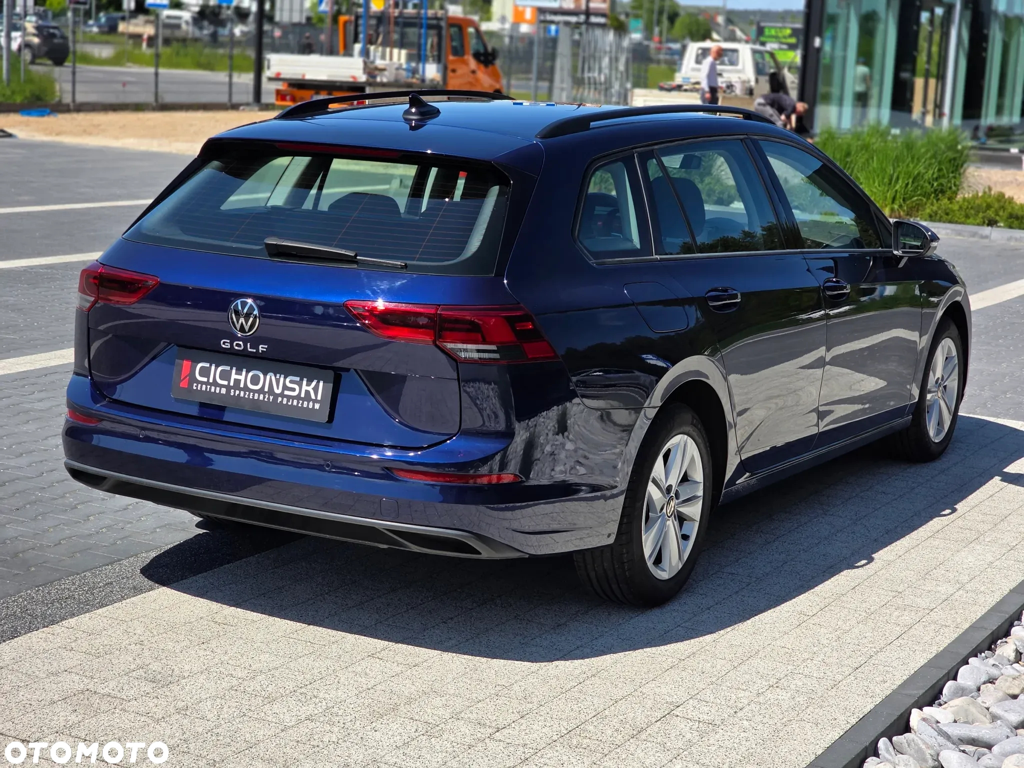 Volkswagen Golf - 6