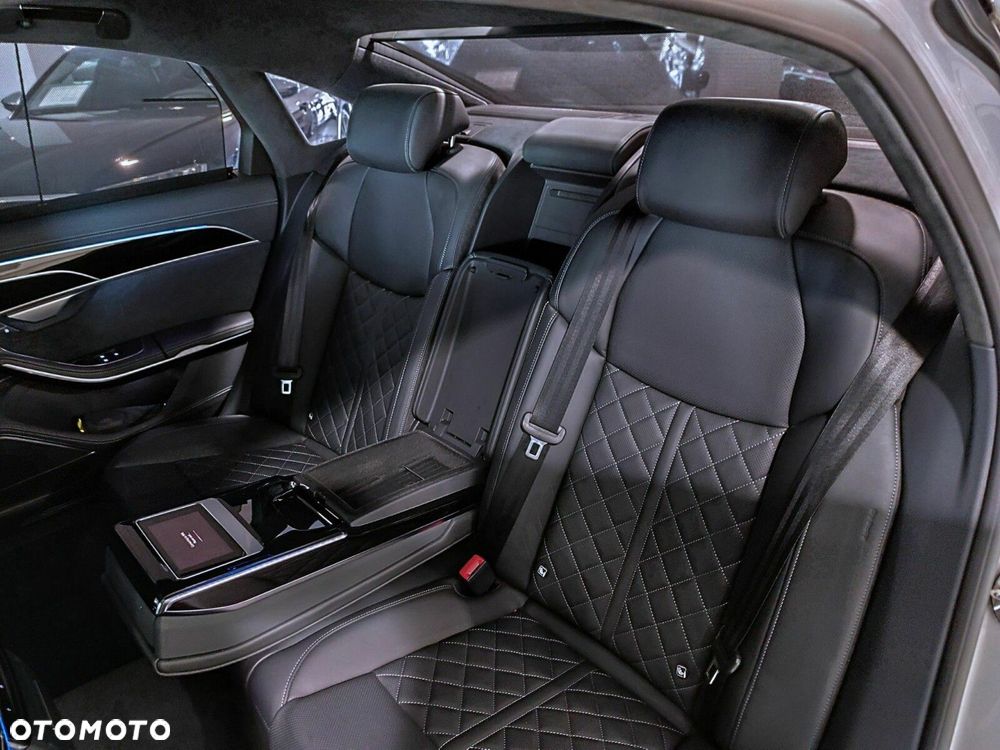 Audi S8 - 27