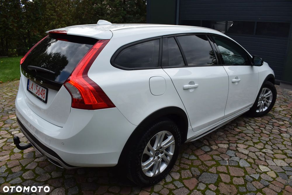 Volvo V60 Cross Country - 12