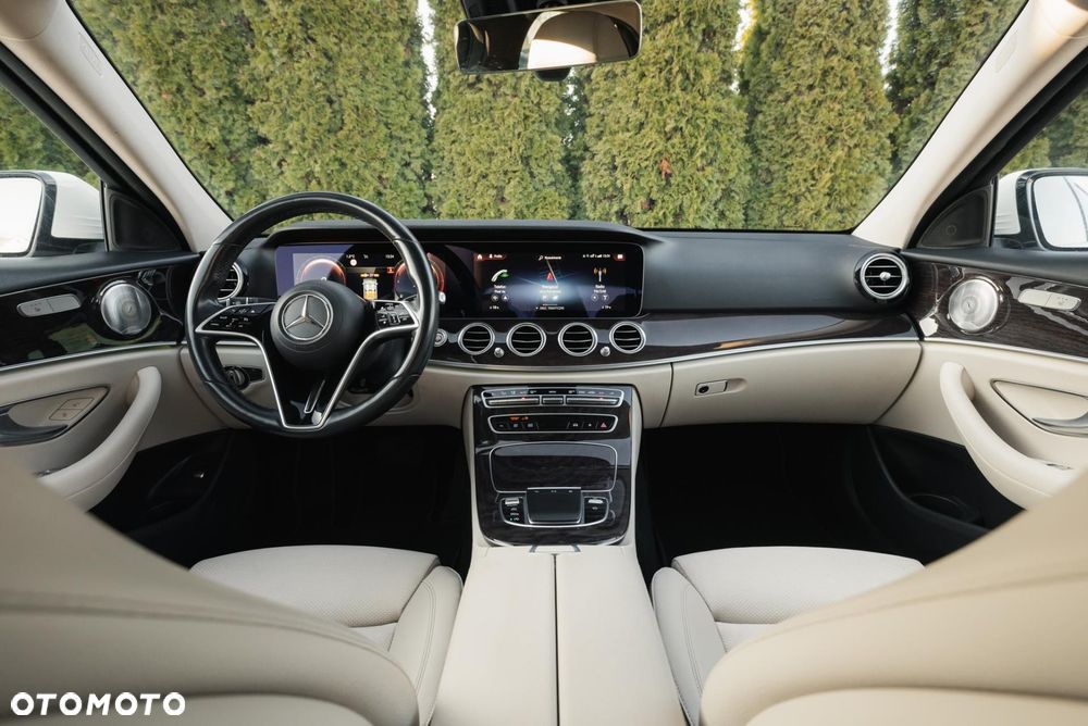 Mercedes-Benz Klasa E - 16