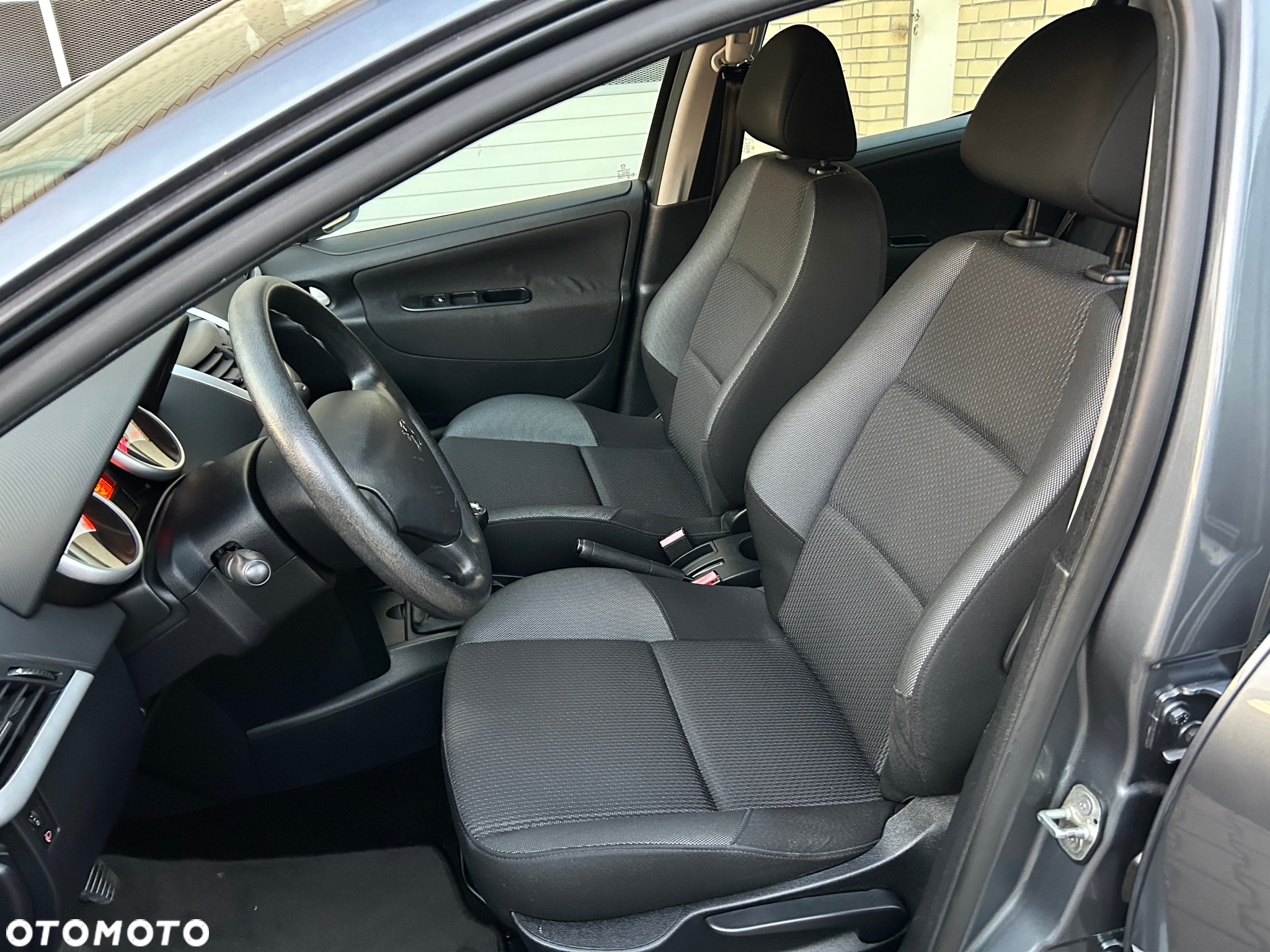 Peugeot 207 - 9