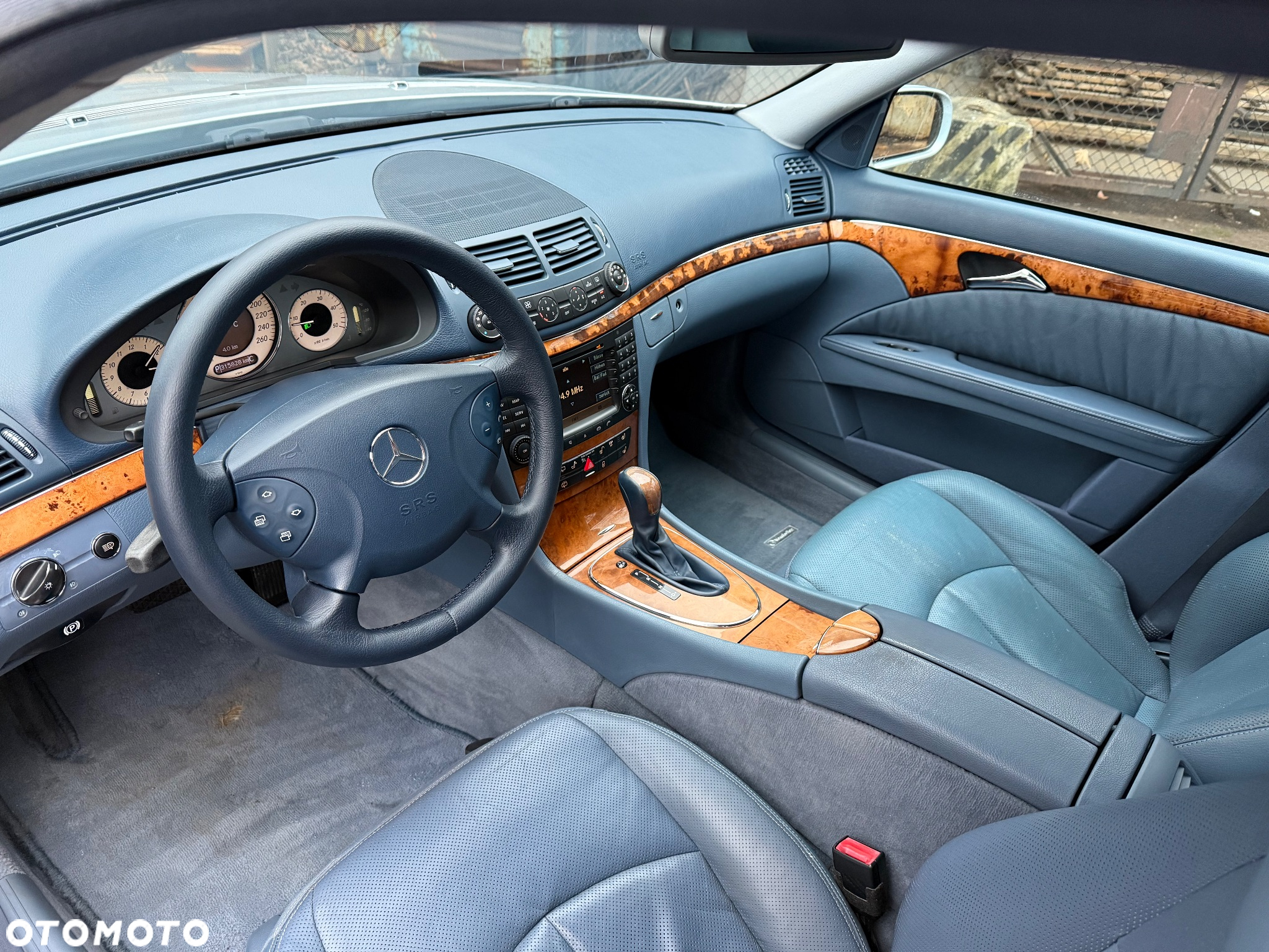 Mercedes-Benz Klasa E 320 T CDI Avantgarde DPF Sport Edition - 11