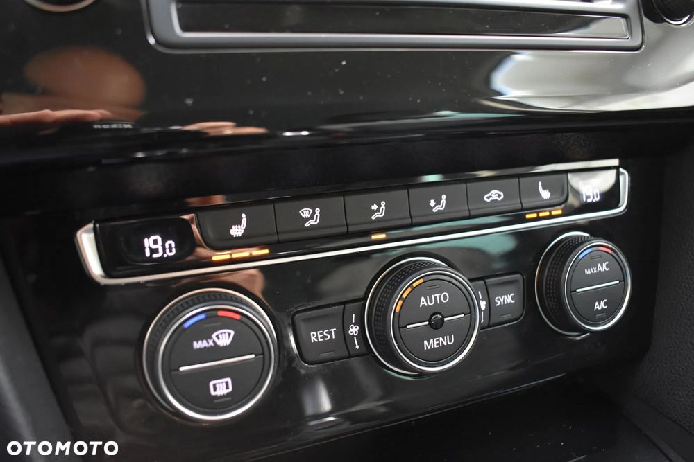 Volkswagen Passat Variant 2.0 TDI DSG (BlueMotion Technology) Highline - 31