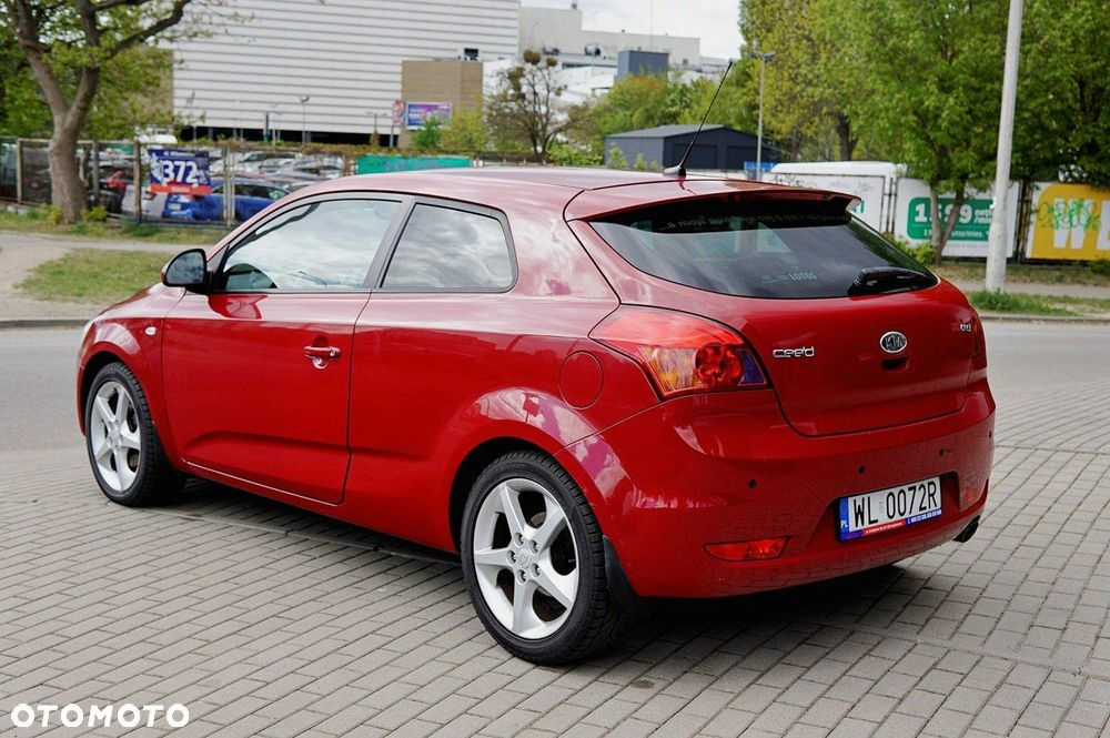 Kia Ceed - 7