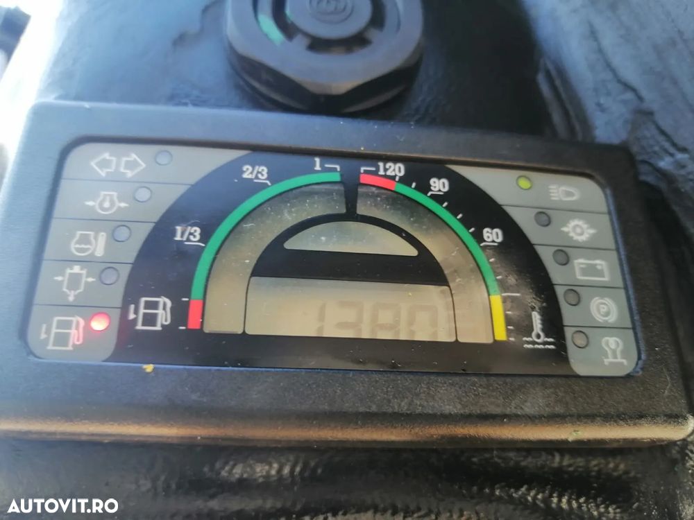 Bobcat MINIINCARCATOR FRONTAL PNEU RIGID RAM ITALIA - 15