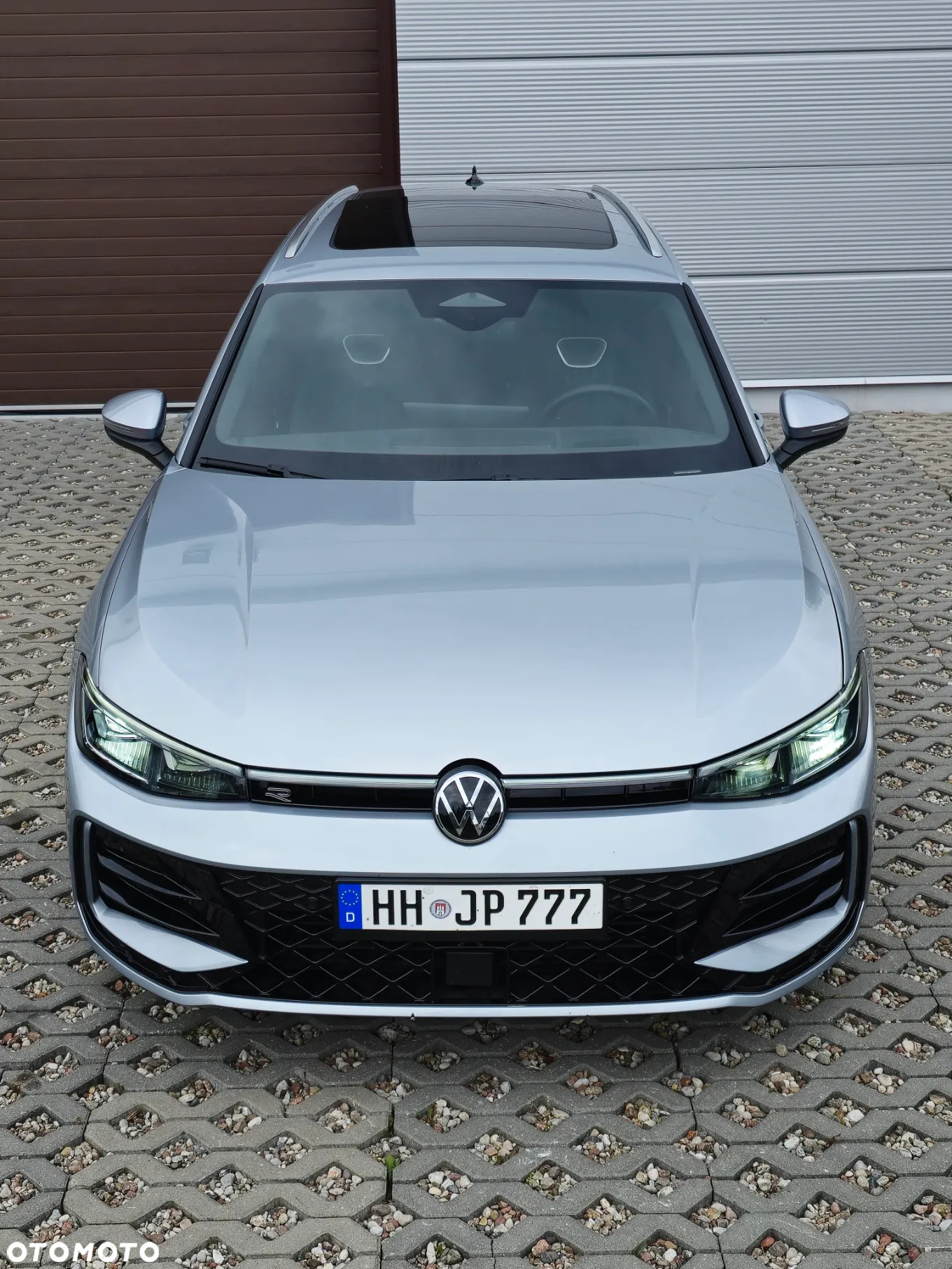 Volkswagen Passat Variant 2.0 TDI SCR DSG R-Line - 2