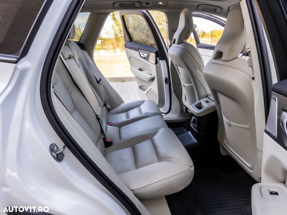 Volvo XC 60 T8 AWD AT PHEV Ultra Dark - 6