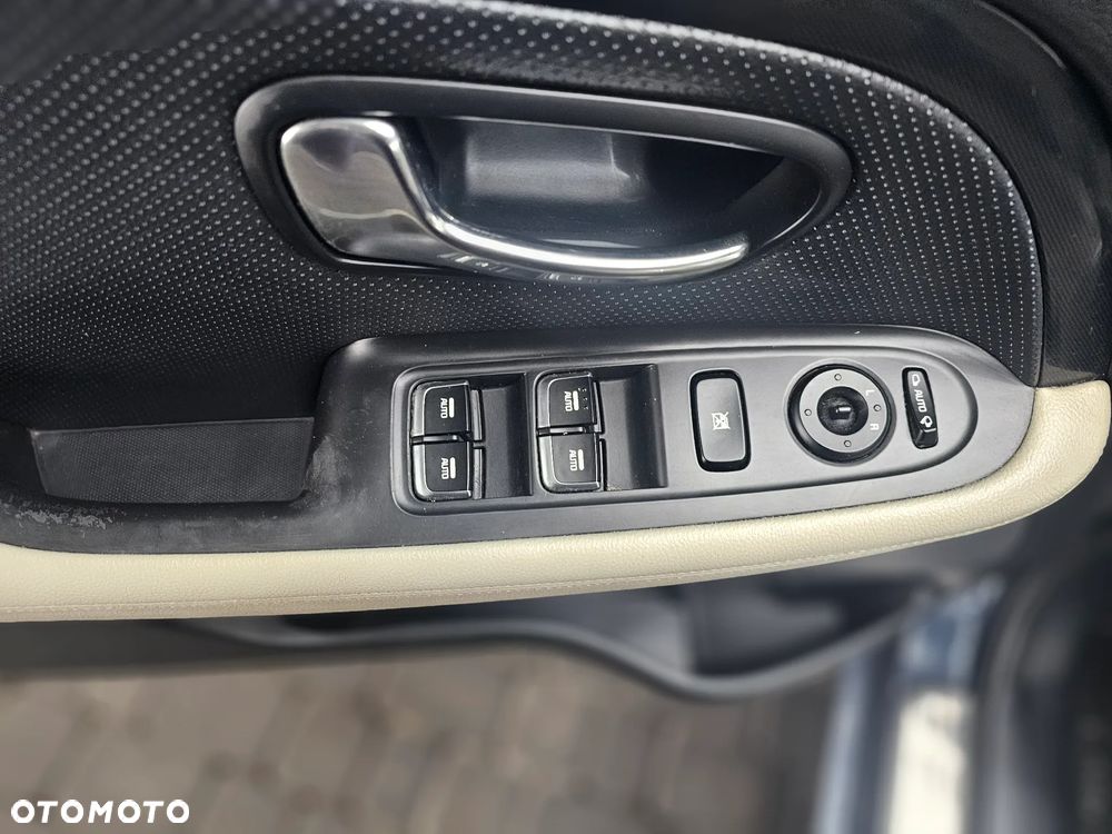 Kia Carens 1.6 GDI Business Line 7os EU6 - 21