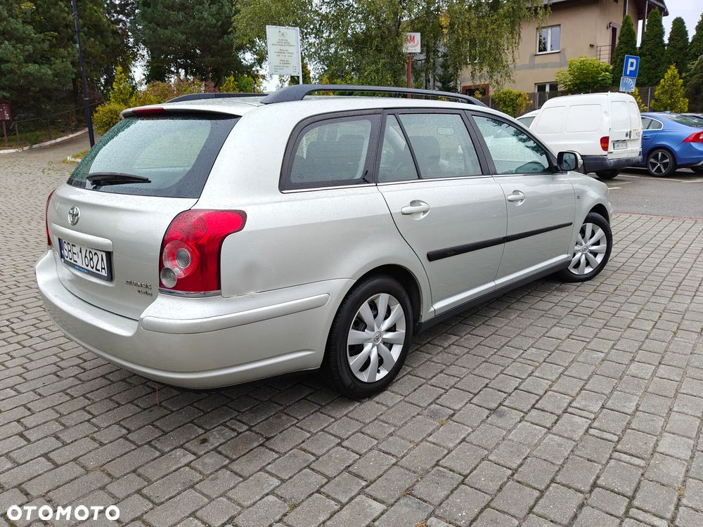 Toyota Avensis 2.0 D-4D Premium - 2