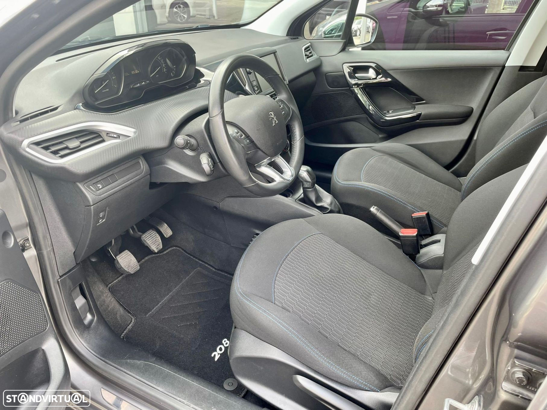 Peugeot 208 1.2 PureTech Style - 9