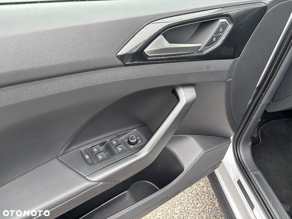 Volkswagen T-Cross - 31