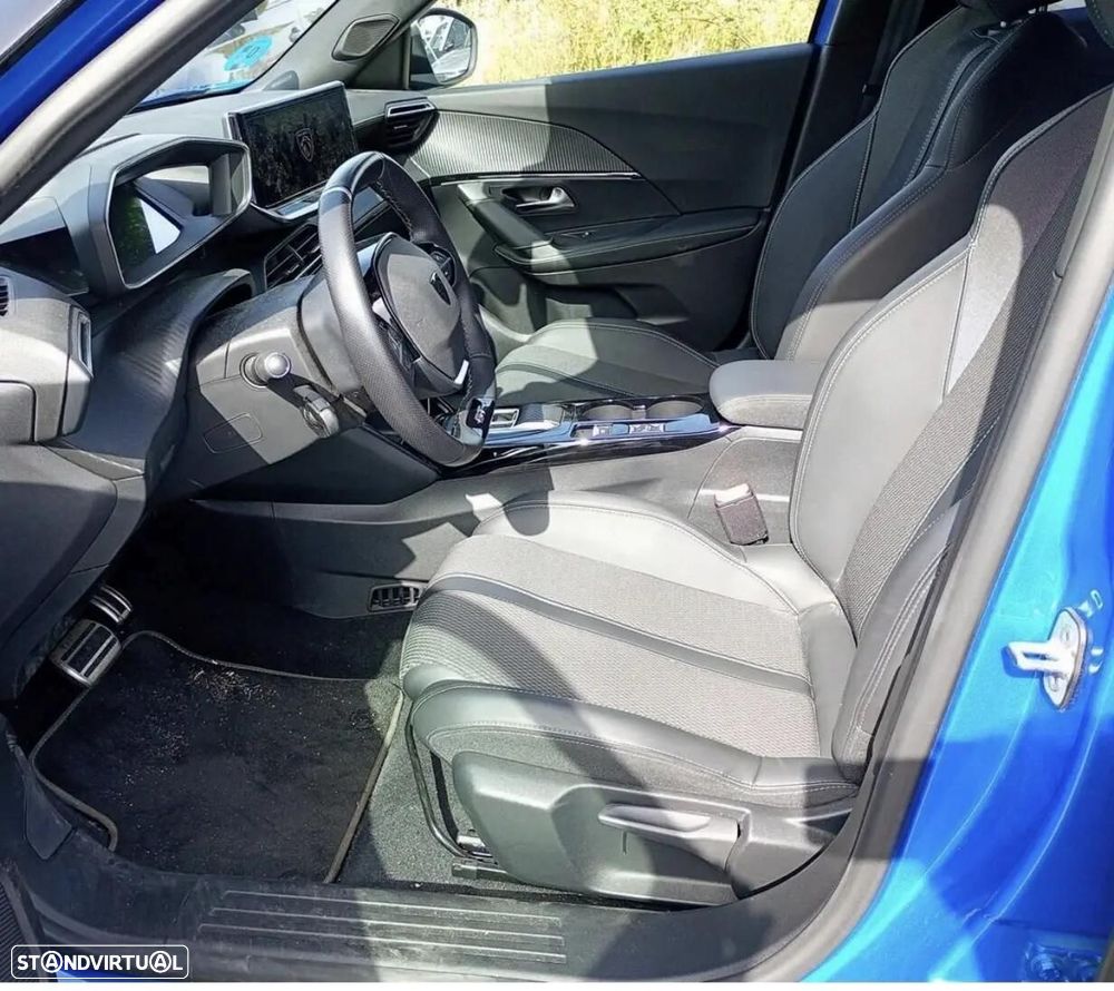 Peugeot e-2008 50 kWh GT - 14