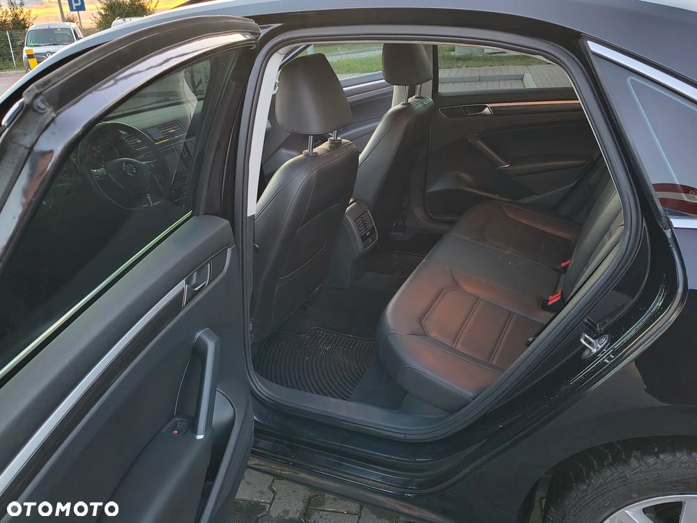 Volkswagen Passat - 17