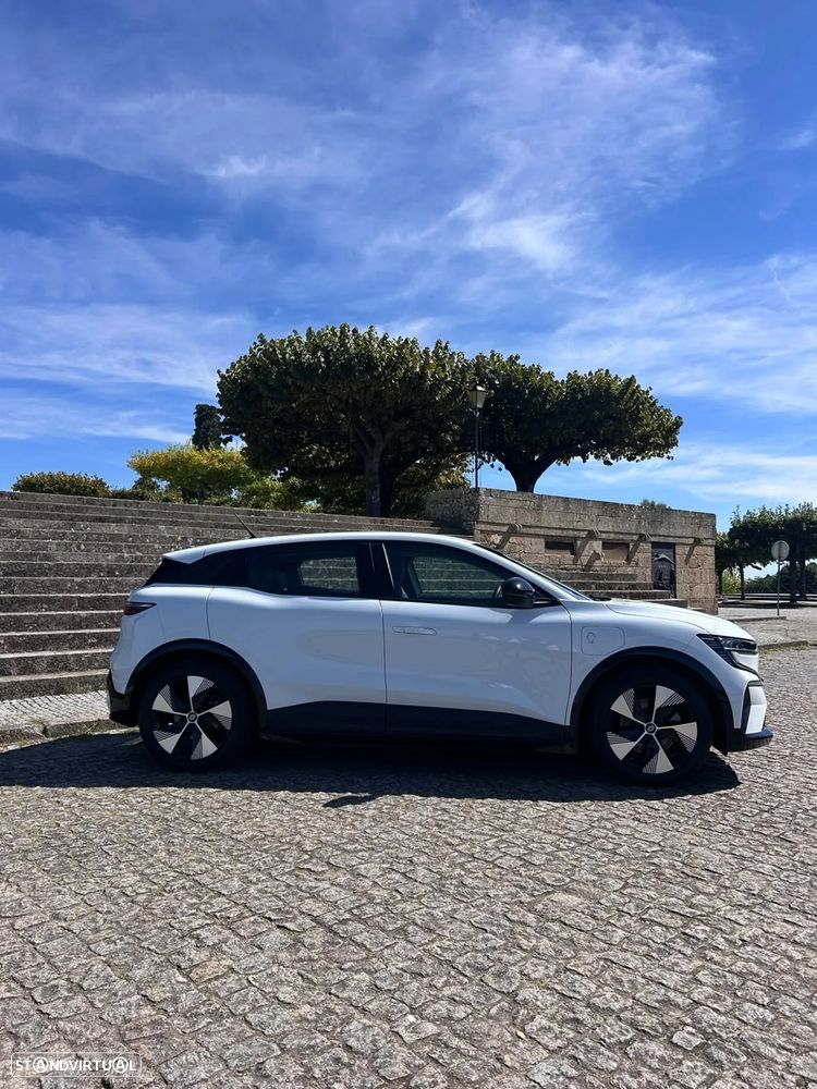 Renault Megane E-Tech 2022 photo 4