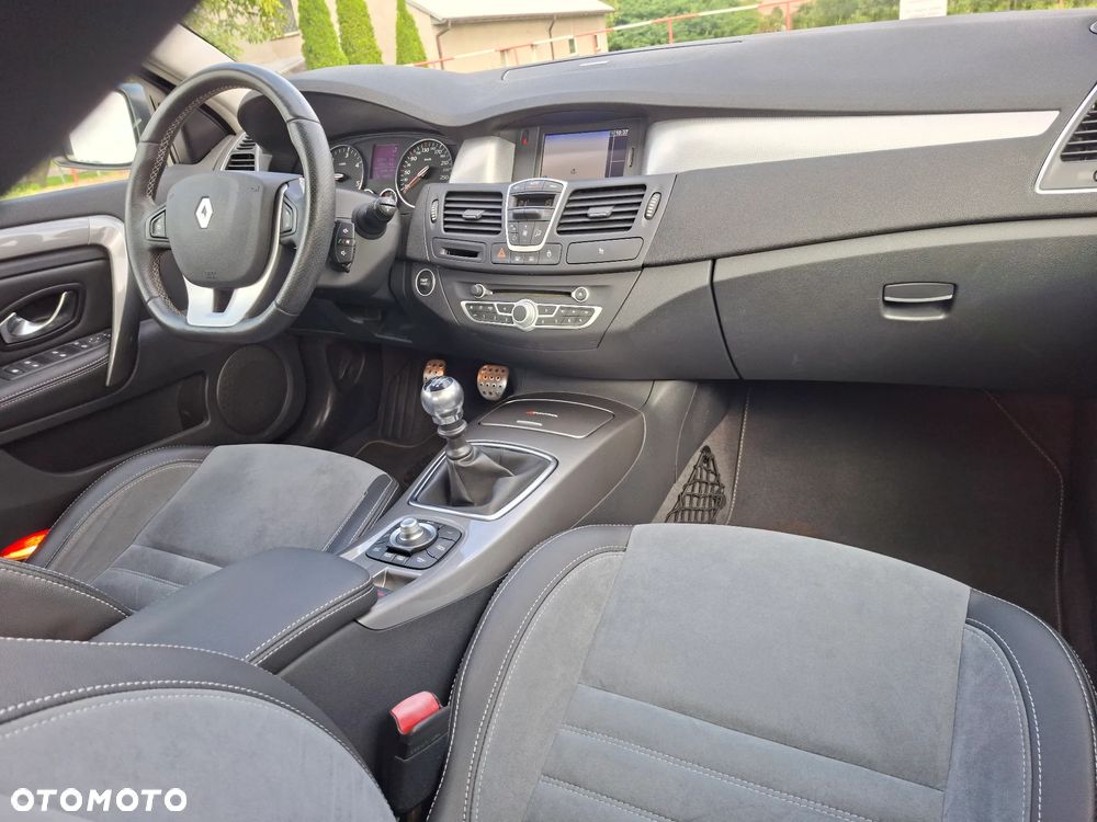 Renault Laguna dCi 180 FAP GT - 21
