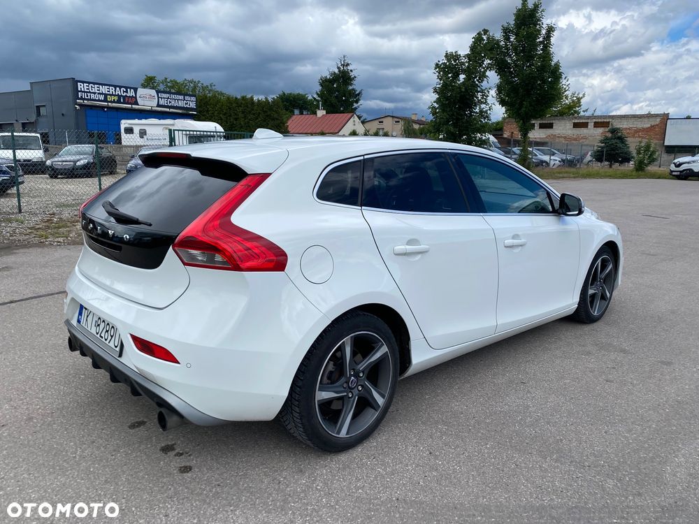 Volvo V40 D2 R Design - 32