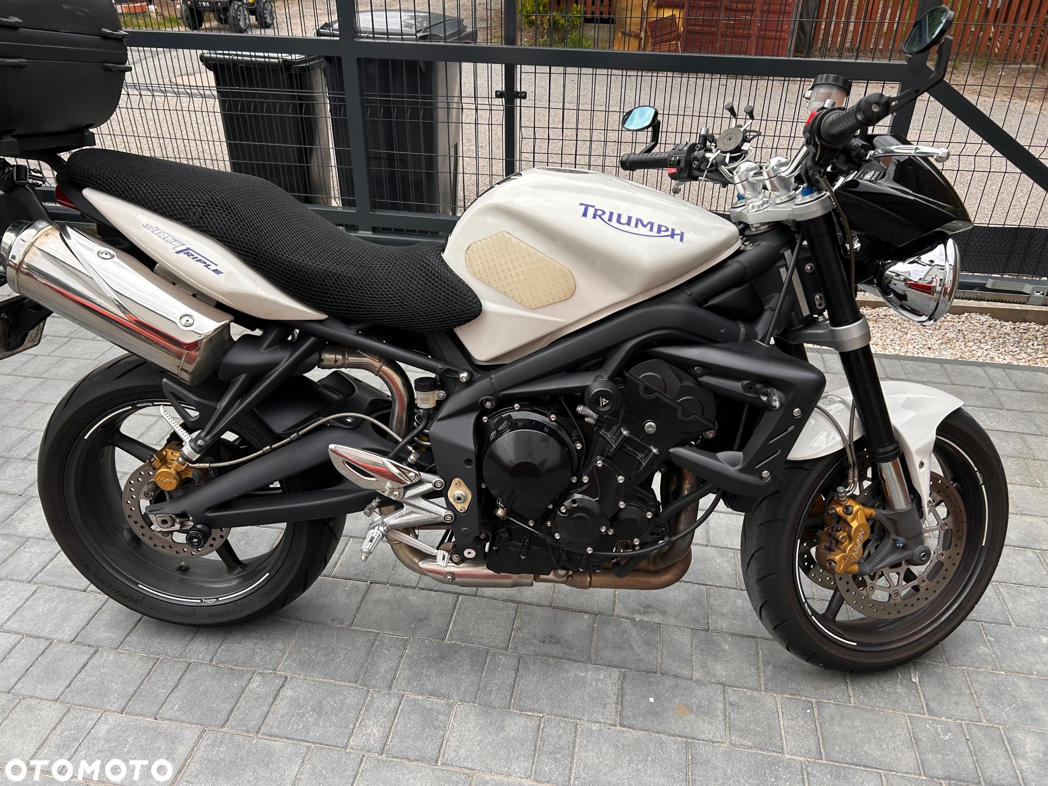 Triumph Street Triple - 8